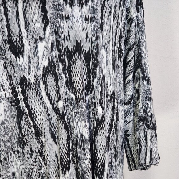 Apt. 9 Black Grey White Rayon Span Snake Print 3/4 Sleeve Scoop Neck Tunic Sz 1X - Picture 6 of 16